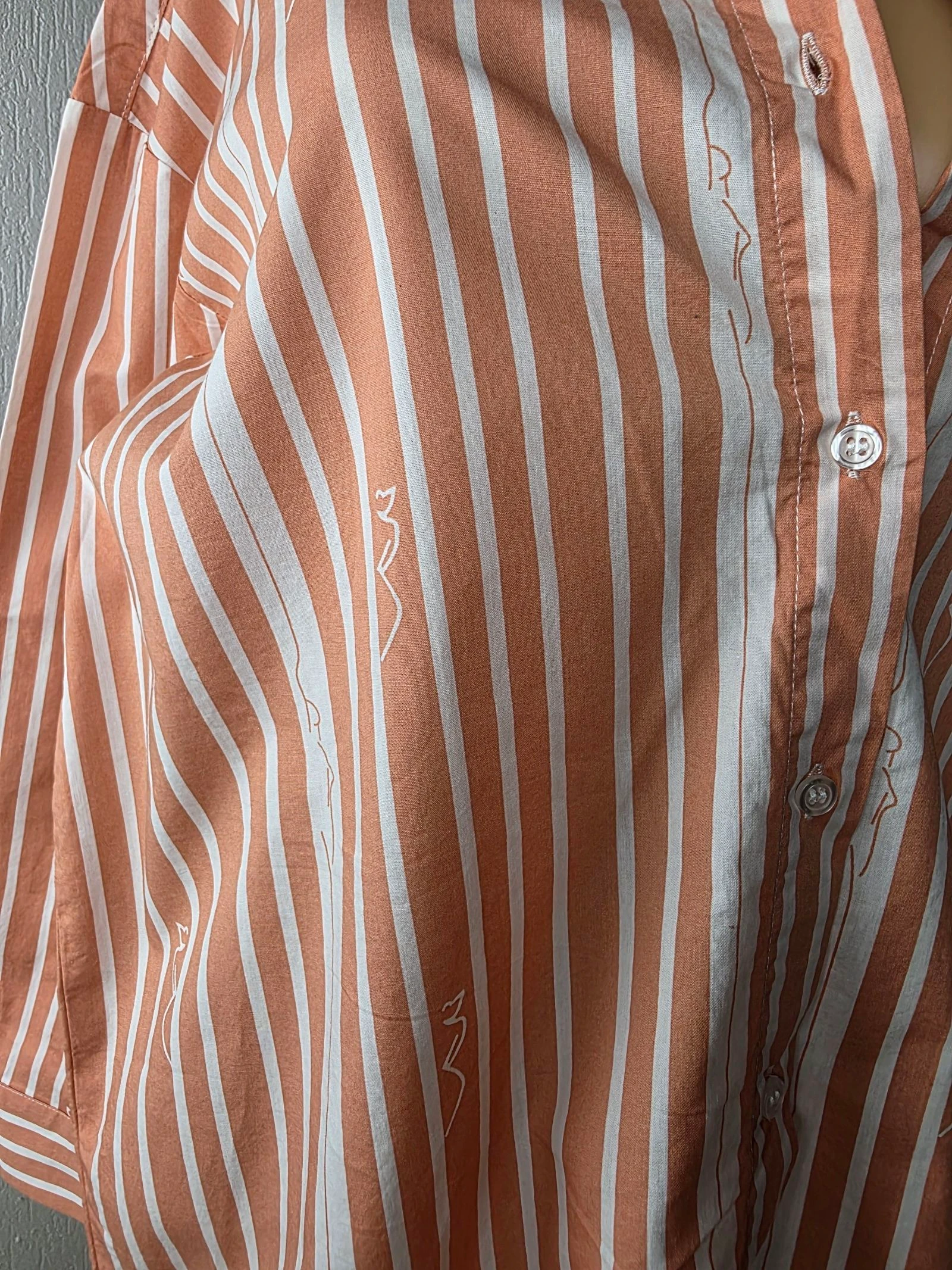 Linda camisa oversize listrada colaboração Ginger Box x IKA Paris Tamanho único – photo 4